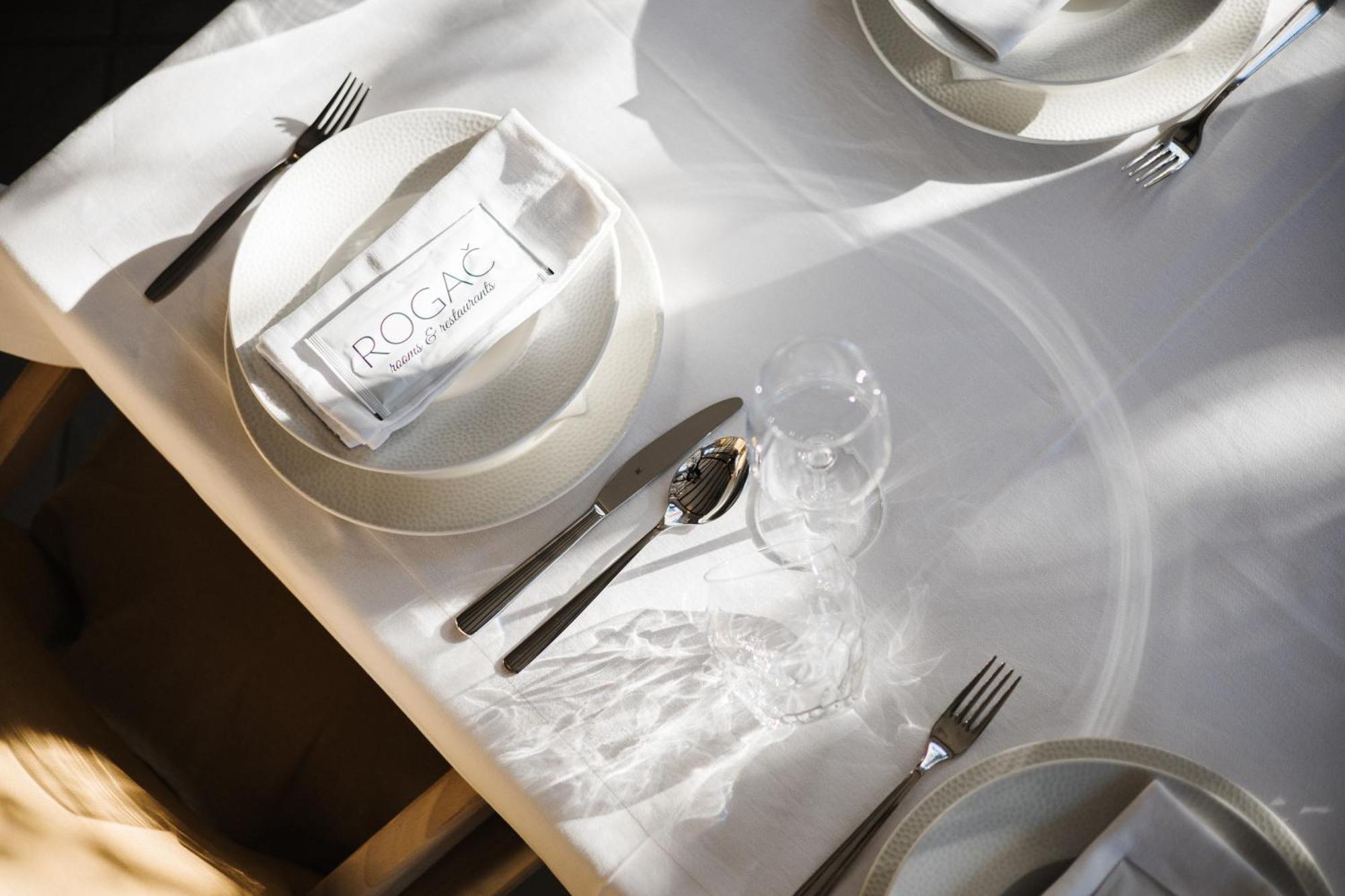Rogac Rooms & Restaurant 奥米什 外观 照片